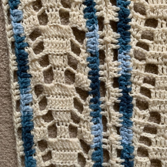 vintage blue & white crochet afghan blanket - Picture 4 of 6